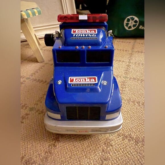 Tonka Trucks Rare 2003 Blue Tow Truck Vintage - Picture 1 of 5